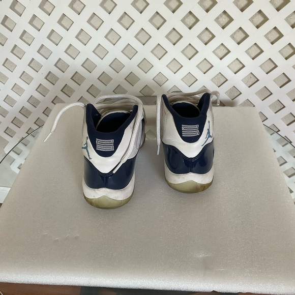 Air Jordan 11 Retro Sneakers - Picture 13 of 16